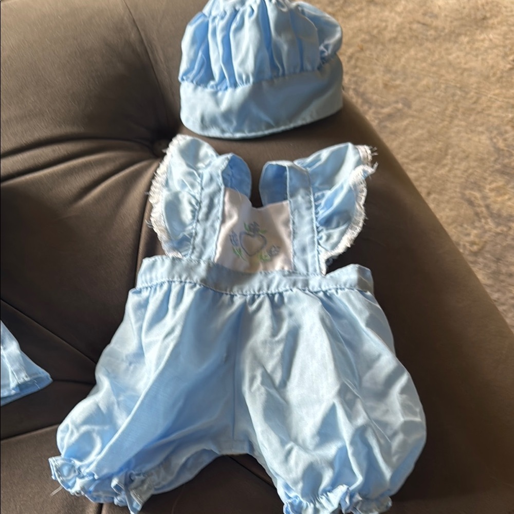 Cabbage Patch Kid Doll with 3 Outfits - Picture 8 of 12